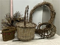 Lot Of Wreaths & Baskets