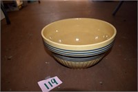 Stoneware pottery mixing bowl