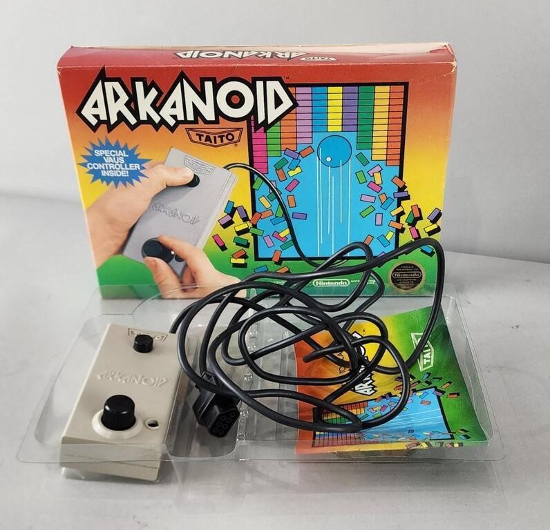 Nintendo NES Arkanoid Controller w/ Box & Manual