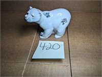 Lladro Attentive Polar Bear With Flowers 06354