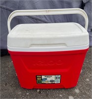 IGLOO 28-QUART COOLER CHEST