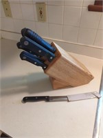 Knife block with knives