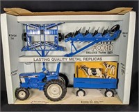 Ertl 1:16 Scale Ford Deluxe Farm Set