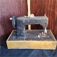 Vintage Childrens Sewing Machine