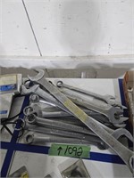 Lot of wrenches most are Craftsman