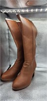 Size 11w knee high womens boots