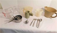 Several Sets of Measuring Utensils.