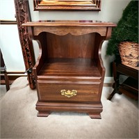 Vintage Traditional Style Open Cabinet Nightstand
