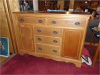 QUALITY sideboard buffet