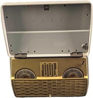 1952 Motorola Model 52M3U 4 Tube 3 Way Portable Ra