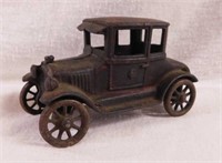 Cast iron Ford center door Model T car, 5" long