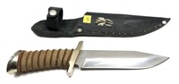 Large stainless hunting knife with leather sheath