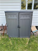 Suncast Plastic Yard Storage w/Hose, cord etc.