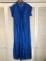 VINTAGE LADY CAMEO NIGHTGOWN DRESS ONE SIZE