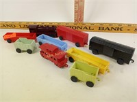 Plastic train with (9) Pieces