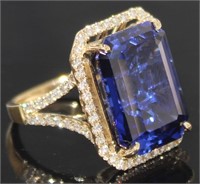 14kt Gold 22.65 ct Sapphire & Diamond Ring