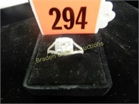 LADIES STERLING SILVER AND CZ RING. SIZE 6.5