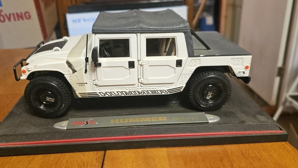 Vtg MAISTO 1998 Hummer H1 Soft Top 1/18 Scale