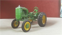 John Deere LA Toy Tractor 1/16 scale
