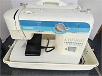 Brother Sewing Machine w Case, Manual WORKS