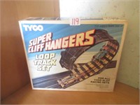 Super Cliff Hangers loop track