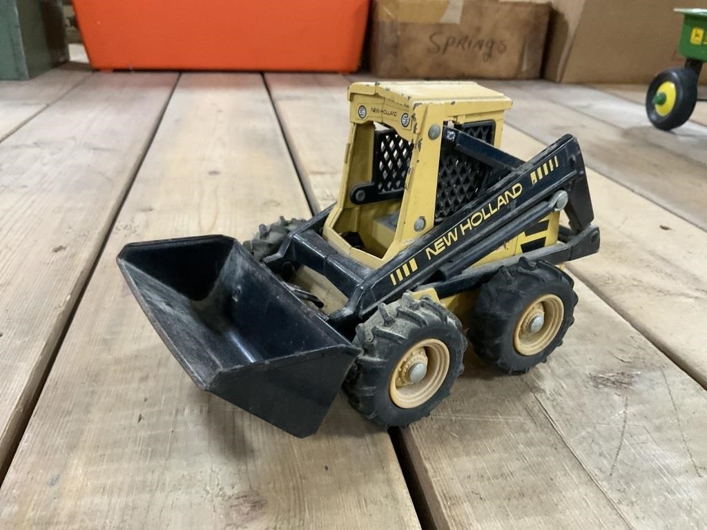 1/16 Scale All Metal New Holland Skid Steer