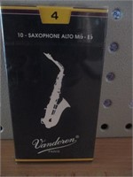 10 Saxophone Alto SR214 Reeds