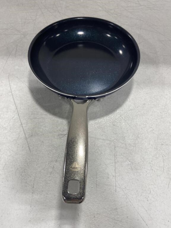 BLUE DIAMOND SMAL FRYING PAN 8IN WIDE