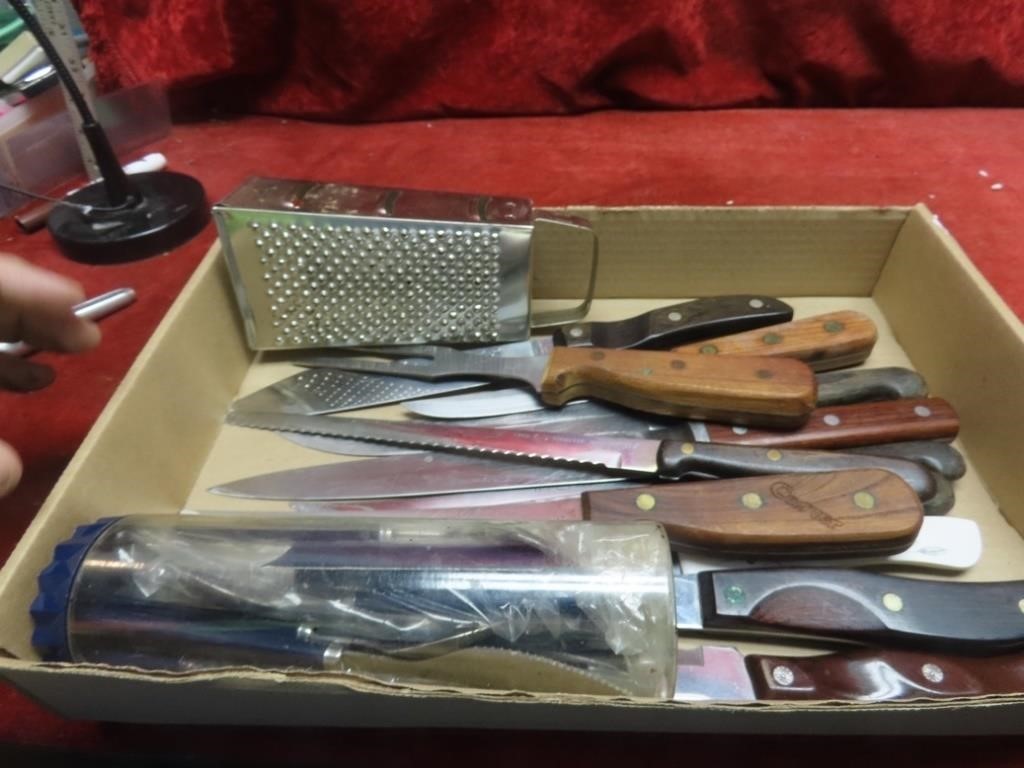 Kitchen & butcher knife lot.