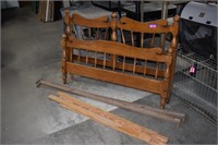 Vintage Full Size Wood bed w/Rails & Slats