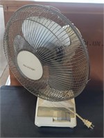 Advantage - 3 Speed Table Top Oscillating Fan