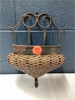 Basket decoration piece