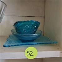 SMALL ASSORTMENT OF BLUE DISHES