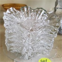 STACK OF FRUIT GLASS RUFFLE BOWLS