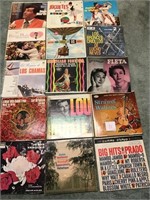 703 - LOT OF VINTAGE VINYL RECORDS (N)