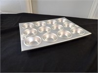 BID X 5: New Winco 12 Compartment Alum Muffin Pan