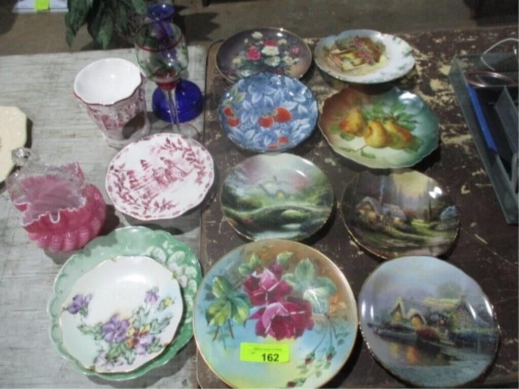 Decorative plates w/other decorative items
