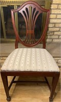 Vtg Traditional Shield Back Mahogany Dining Chair