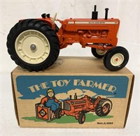 1/16 Allis-Chalmers D19 Tractor/Box