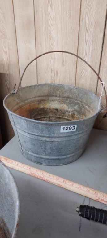 GALVANIZED BUCKET