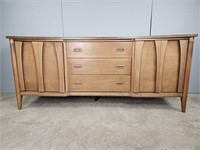 9-Drawer Dresser w/Mirror