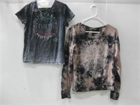 Two Woman's Tee Shirts Sz M Pre-Owned