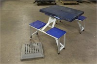 Folding Picnic Table &  Umbrella Stand