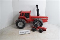 Rare IH 2+2 Sit & Scoot Tractor & Small Tractor
