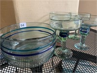 4 MARTINI GLASSES WITH MATCHING BOWL