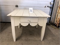 TABLE WITH DRAWER