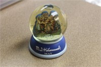 M.J. Hummel May Waterglobe