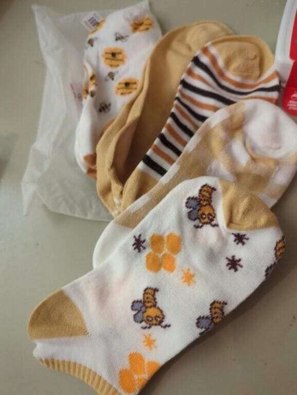 5 NEW pair of BEE theme ankle socks