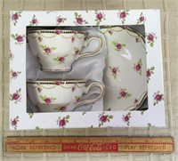 PRETTY FLORAL CUPS AND SAUCERS- NEW