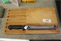 MONTANA KNIFE WITH CUTTING BOARD